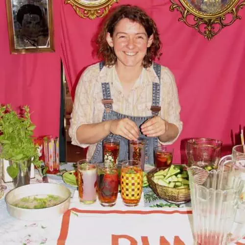 Jane Earnshaw