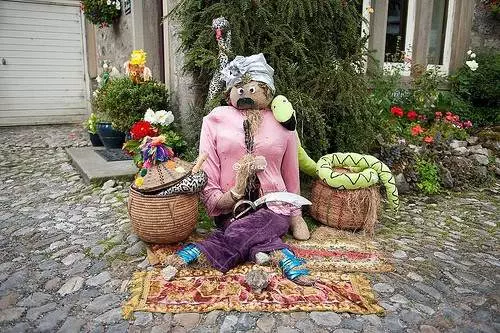 Snake Charmer @ Kettlewell Scarecrow Festival