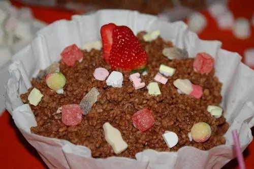 Crispy Create Food's Giant Crispy Cake. Image by Aspinall Ink