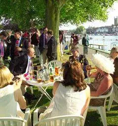 0a669f5f7f591f86119be11af5c9bbfe_henley_regatta_e_15965_1