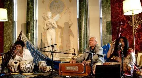 090522_manasamitra_all_talvinSingh_tabla_harewoodHouse_gallery_02
