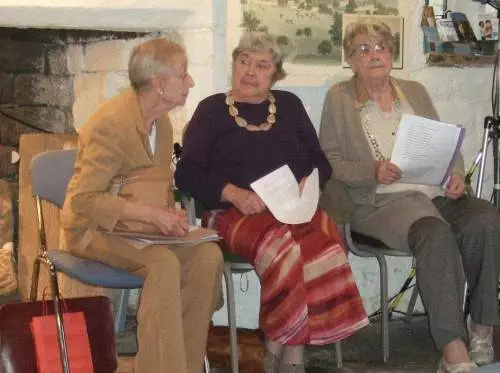 Olive, Audrey and Norah preparing to read