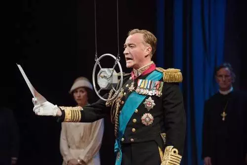 kings speech Raymond-Coulthard-King-George-VI.-Picture-by-Hugo-Glendinning