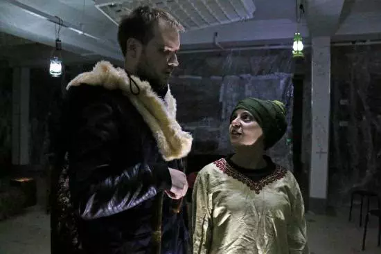 philip-duguid-mcquillan-as-alleyne-and-natalie-davies-as-nusrat-freedom-studios_north-country_maria-spadafora_2