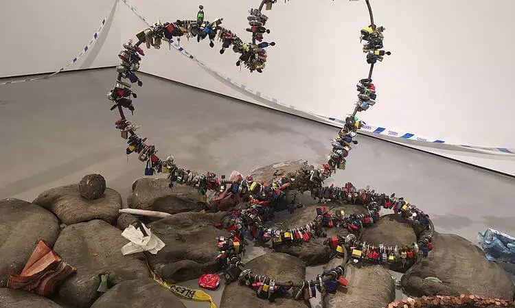 Democracy of modern sculpture
