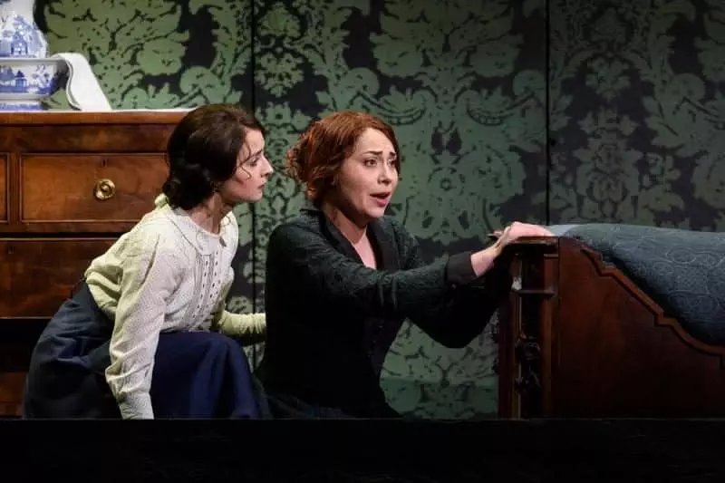 Katie Bray as Varvara and Stephanie Corley as Katya in Opera North’s Katya Kabanova (Photo credit: Jane Hobson)
