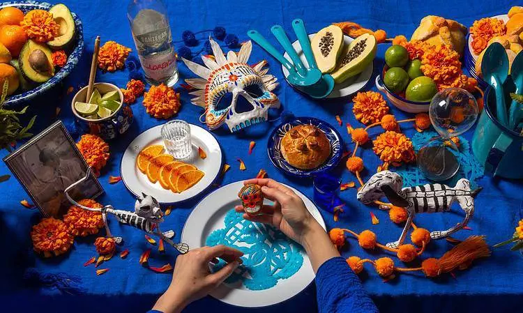 All That Lives, Feasts